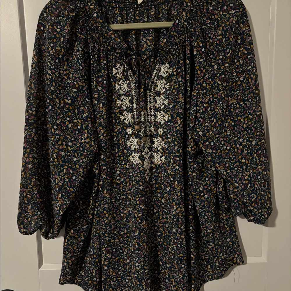 Elegant Navy Floral Blouse with White Embroidery